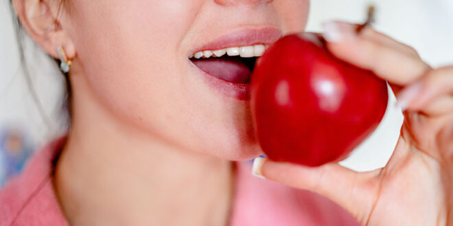 Какво да ядем за здрави зъби и венци?