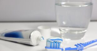 Направете си домашна пробиотична паста за зъби, ефектът ще ви събори от краката!