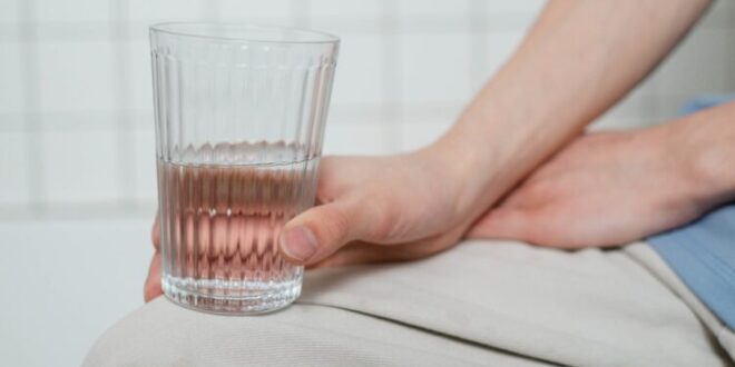 Осем чаши вода на ден са твърде много за повечето хора, ето колко е достатъчно